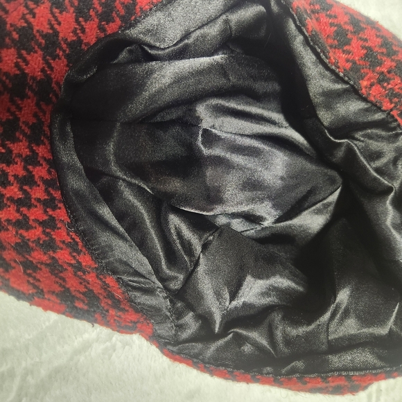 Nine West- Women's- Newsboy- Cabbie-Hat with Houndstooth Pattern - Picture 4 of 6